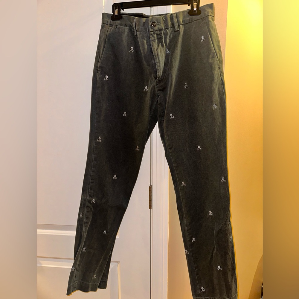 POLO RALPH LAUREN GRAY EMBROIDERED SKULL AND CROSSBONES CHINO SLIM FIT PANTS